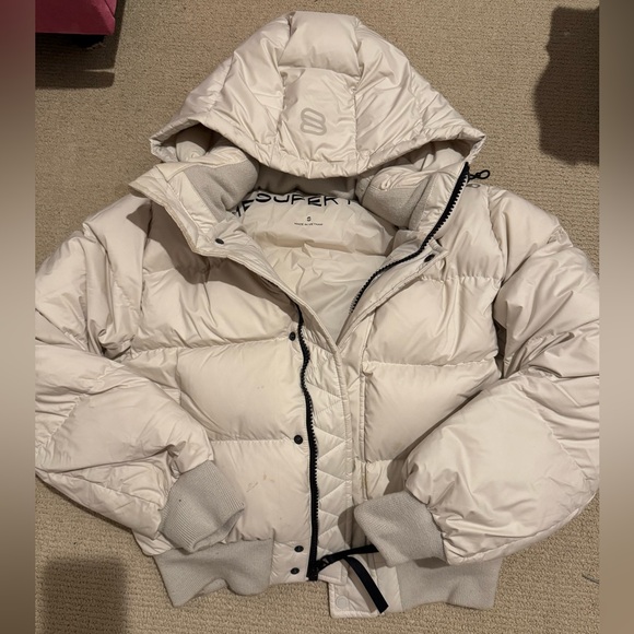 Aritzia Super Puff - Picture 3 of 3